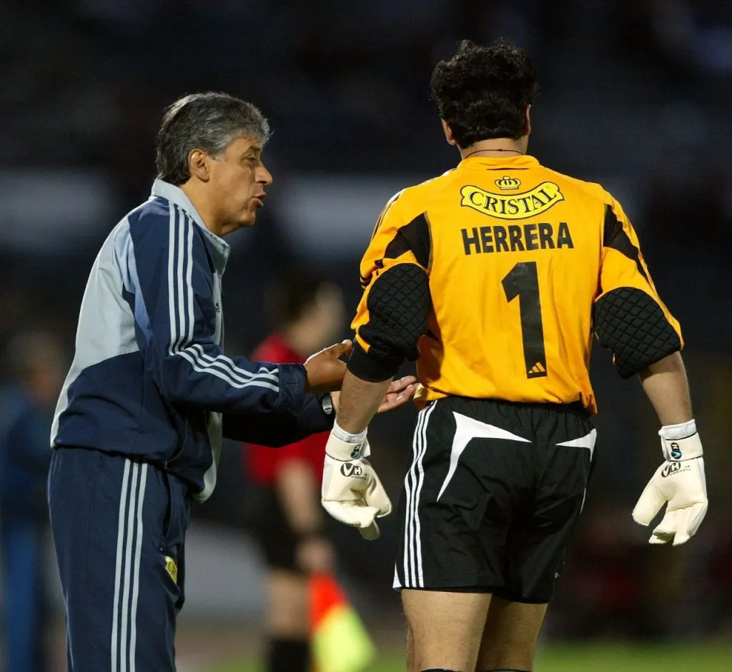 Héctor Pinto recuerda que Johnny Herrera pidió el último penal de la final 2004
