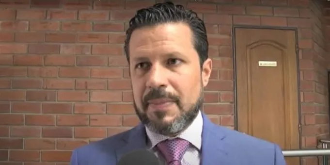 Andrés Holguín afirma que Byron Castillo demandará a Chile