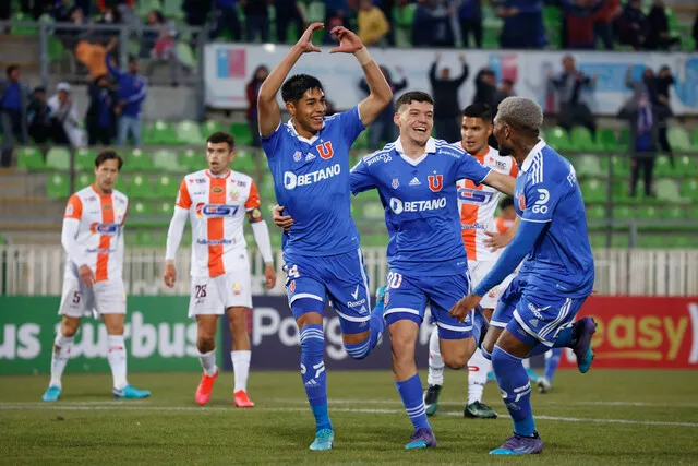 Por la derecha, perfil cambiado. Así le anotó un golazo a Cobresal el año pasado (Photosport)
