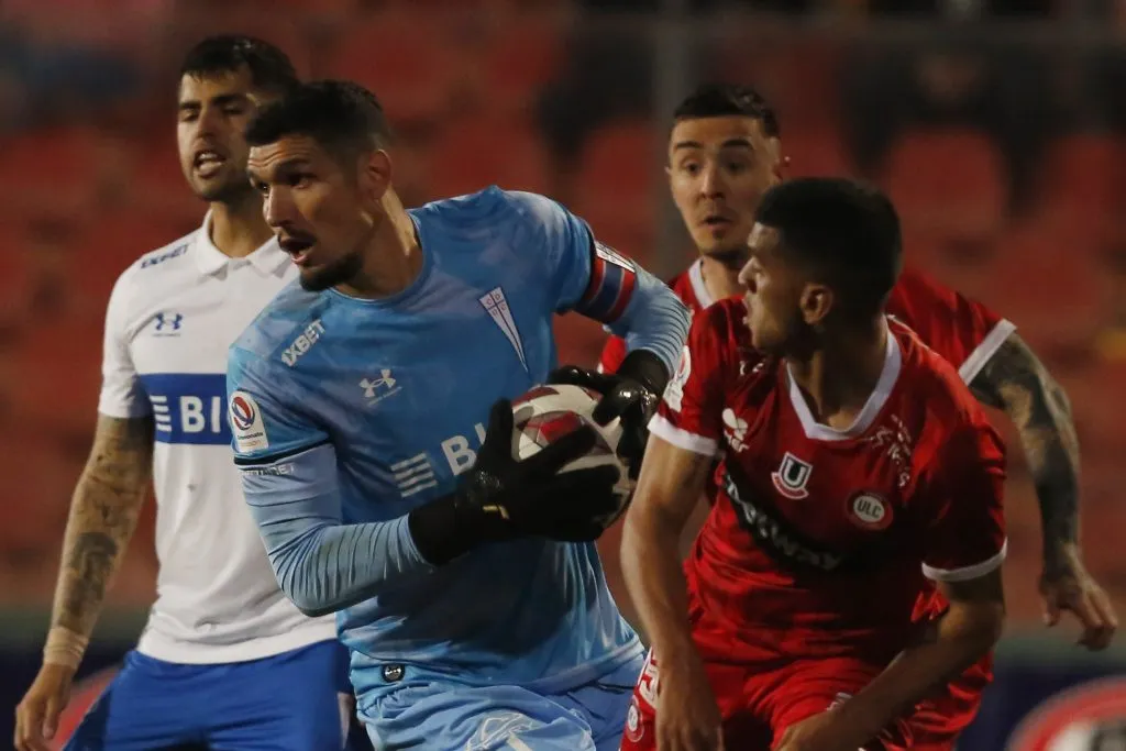 Matías Dituro sabe que habitualmente el Santa Laura no está en óptimas condiciones y apuesta que para el clásico entre la U y la UC sí cumpla (Photosport)