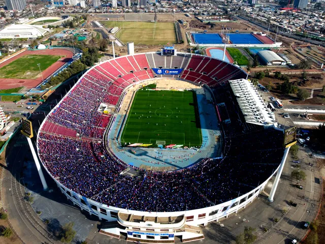 El 27 de agosto de 2022, la U pudo usar el Nacional ante la UC, de manera excepcional (Photosport)