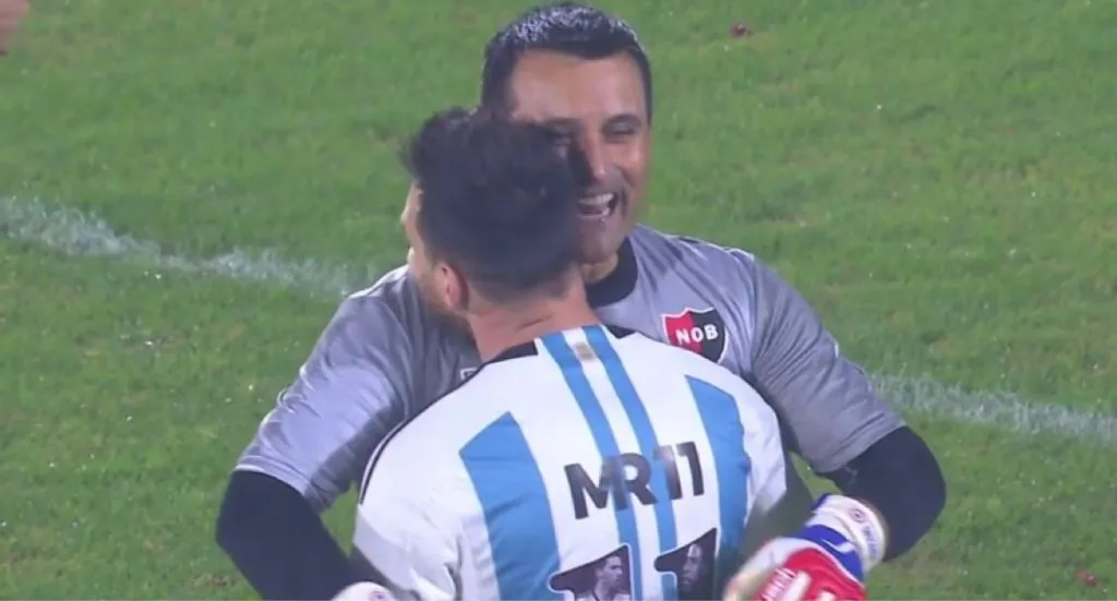 Messi y su abrazo con Villar | Foto: Captura