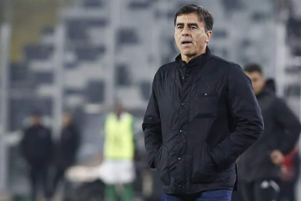 Gustavo Quinteros prepara el partido ante Deportivo Pereira y podría conocer pronto la reprogramación del partido de la Copa Chile (Foto: Photosport)