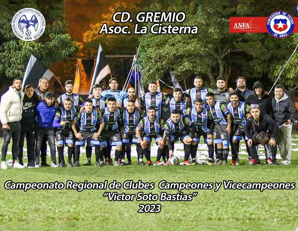 El plantel del Gremio, donde Mathías derrocha todo su talento (Instagram @gremio_chile_2010 )