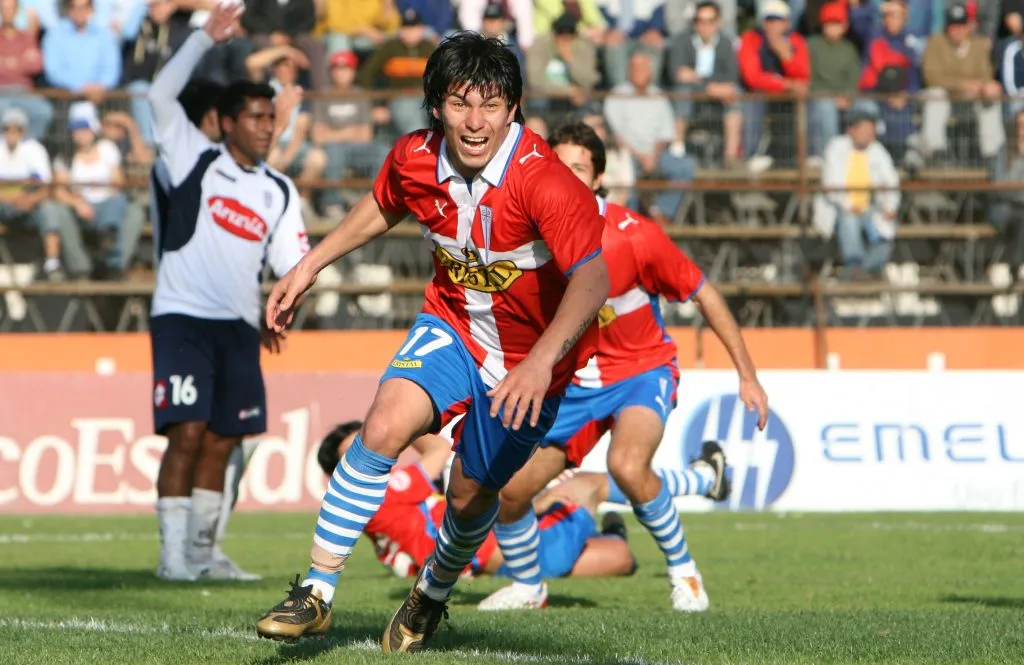 Gary Medel hace más de una década partió de la Universidad Católica y tras su periplo en el extranjero aparece otra vez en el radar de los cruzados (Photosport)