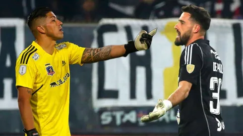 Gustavo Quinteros y su cariñito al corazón para sus dos porteros en Colo Colo