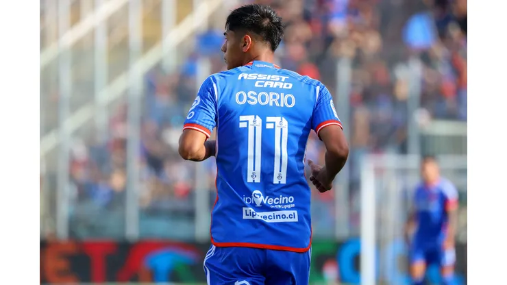 12 DE MARZO DE 2022/SANTIAGO Dario Osorio (c), durante el partido vlido por la octava fecha del Campeonato Nacional Betsson 2023, entre Colo Colo y Universidad de Chile, disputado en el Estadio Monumental. FOTO: SEBASTIAN ORIA/AGENCIAUNO