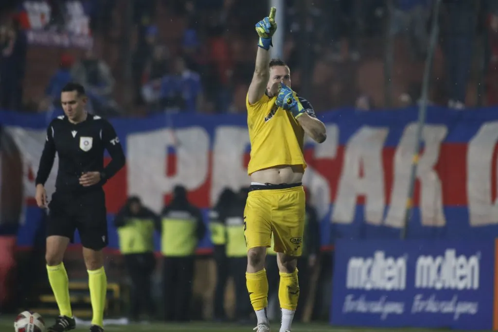 Ignacio González fue héroe de O’Higgins y entregó un sabroso diálogo antes de la ronda de penales que dejó fuera a la U (Photosport)