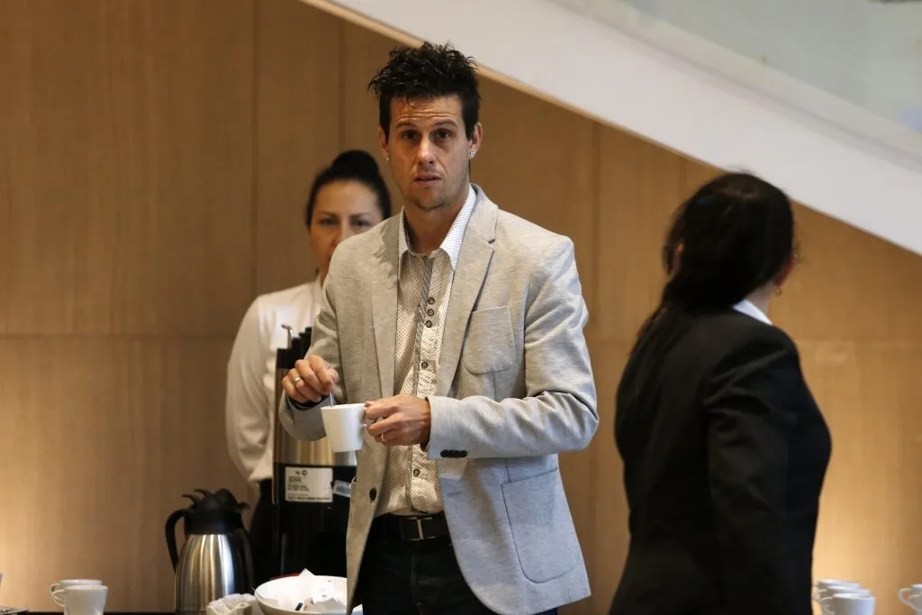 Hace unos días, Rivarola también había dicho que Pizarro no estaba para La Roja adulta (Photosport)