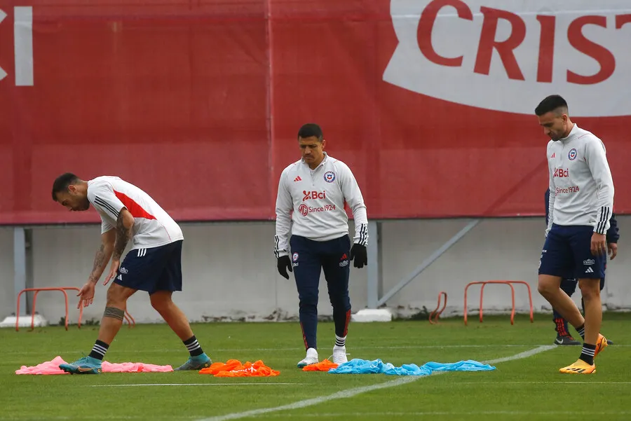 ¿Zaldivia tuvo problemas en La Roja? | Foto: Photosport