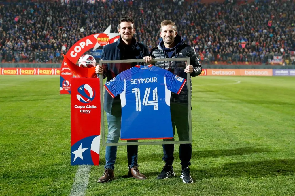 Felipe Seymour fue homenajeado por parte de la U (U. de Chile)