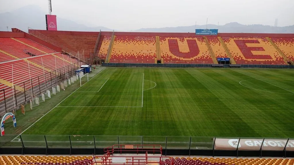 Así está la cancha del Santa Laura (Patricio Bustamante)