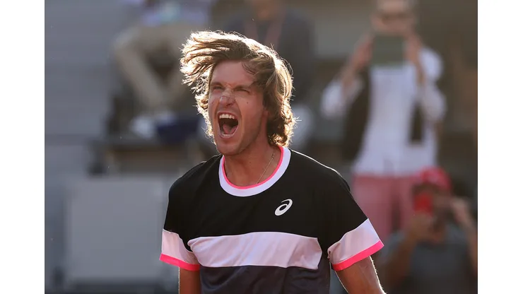 Nicolás Jarry enfrentará a Stefanos Tsitsipas por el paso a cuartos de final del ATP 500 de Halle (Foto: Getty)