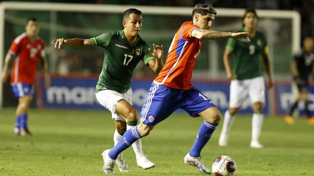 Diego Valdés hace que Manuel de Tezanos pierda la paciencia con él en la Selección Chilena (Carlos Parra)
