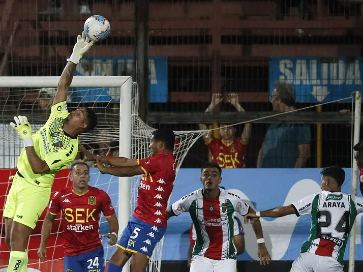 Campeón del fútbol chileno quiere volver a jugar tras drama familiar