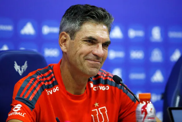 Pellegrino no se deja intimidar y decide: “Si no juegan, viajan y a la cancha ante O’Higgins” (Photosport)