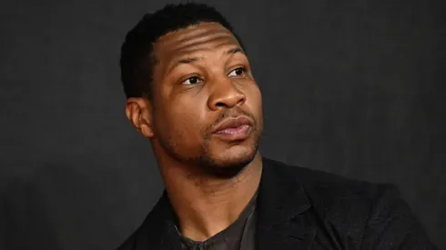 Jonathan Majors volverá a la corte en agosto para su juicio.