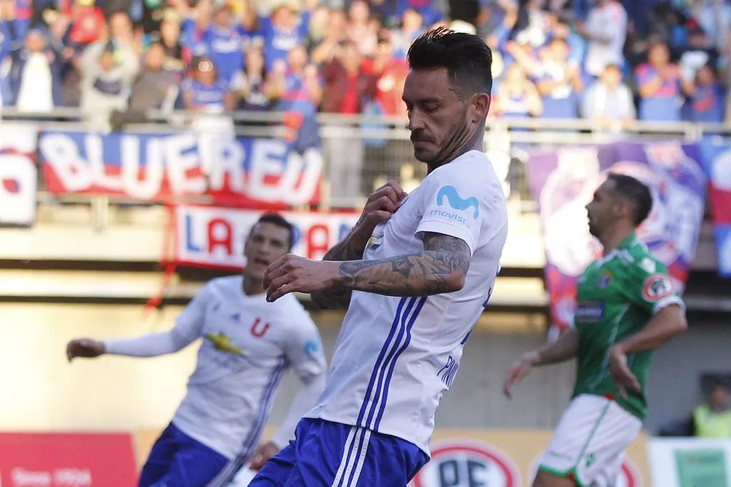 Pinilla es un hincha reconocido de la Universidad de Chile | Foto: Ramon Monroy/Photosport.