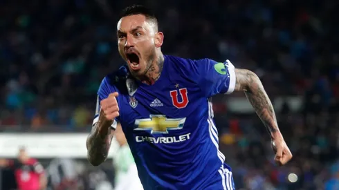 Pinigol cada vez que puede le declara su amor a la Universidad de Chile.