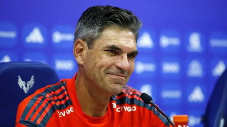 Ex mediocampista se cuadra con Pellegrino.