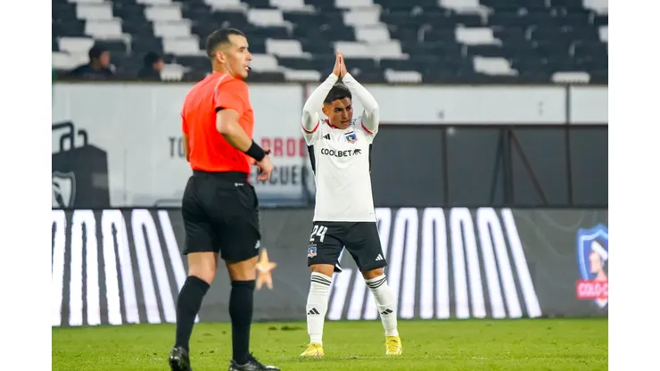 El periodista criticó con todo a Colo Colo y Gustavo Quinteros por la inclusión de Jordhy Thompson