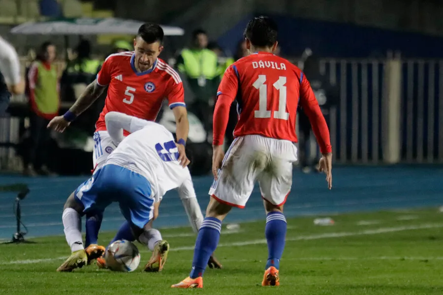 Zaldivia fue titular en la Selección Chilena ante Cuba | Foto: Photosport