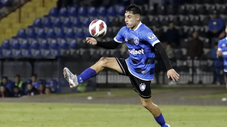 El DT de Huachipato entrega las claves del por qué Javier Altamirano puede llegar a la U y la UC