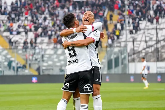 Pizarro celebrando con Benegas su gol ante Deportivo Cali | Foto: Guille Salazar
