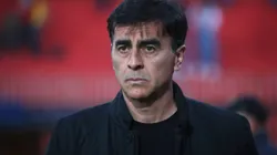 Gustavo Quinteros admite dificultades para fichar a anhelado jugador.