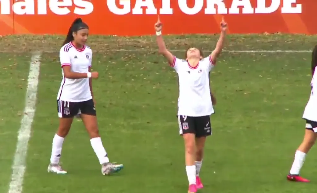 Muñoz celebrando su gol con las Albitas | Foto: Captura