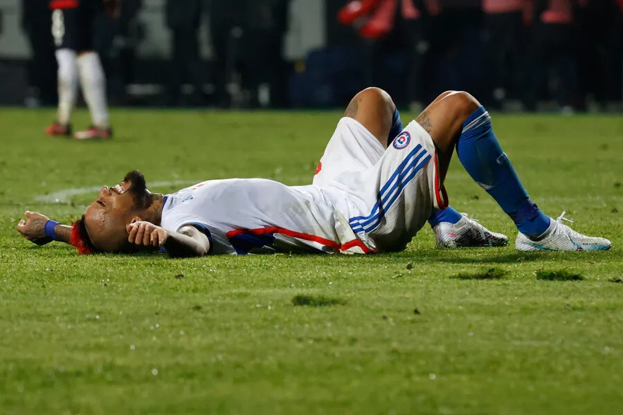 Histórico de Chile le pone la lápida a Arturo Vidal en La Roja. | Foto: Photosport