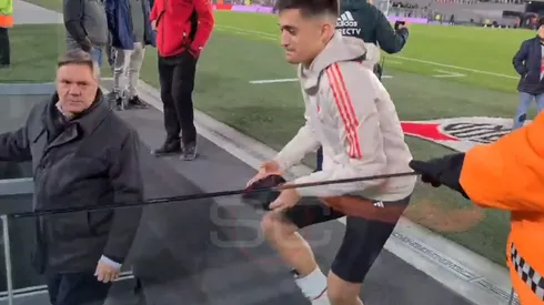 Solari se quedó sin short en el triunfo de River ante Defensa y Justicia.