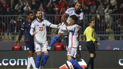 Arturo Vidal blinda a Bruno Barticciotto para que empezar a pavimentar su ruta en la Selección Chilena
