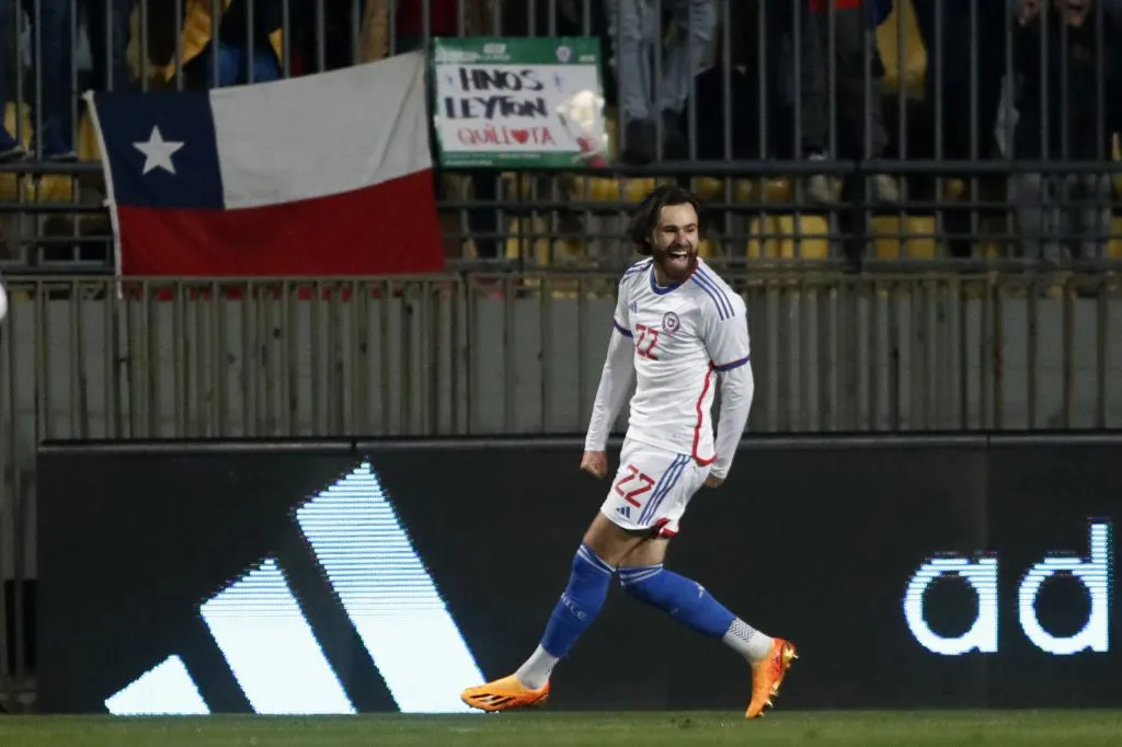 Ben Brereton hizo tres goles en el amistoso ante República Dominicana (Photosport)