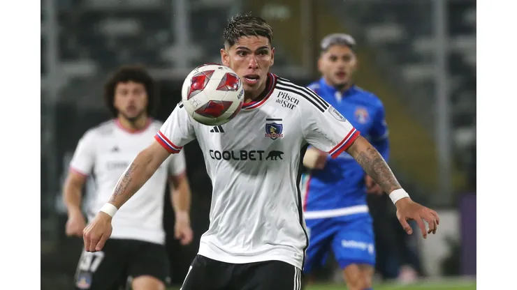 Carlos Palacios regresa al equipo titular de Colo Colo (Foto: Photosport)