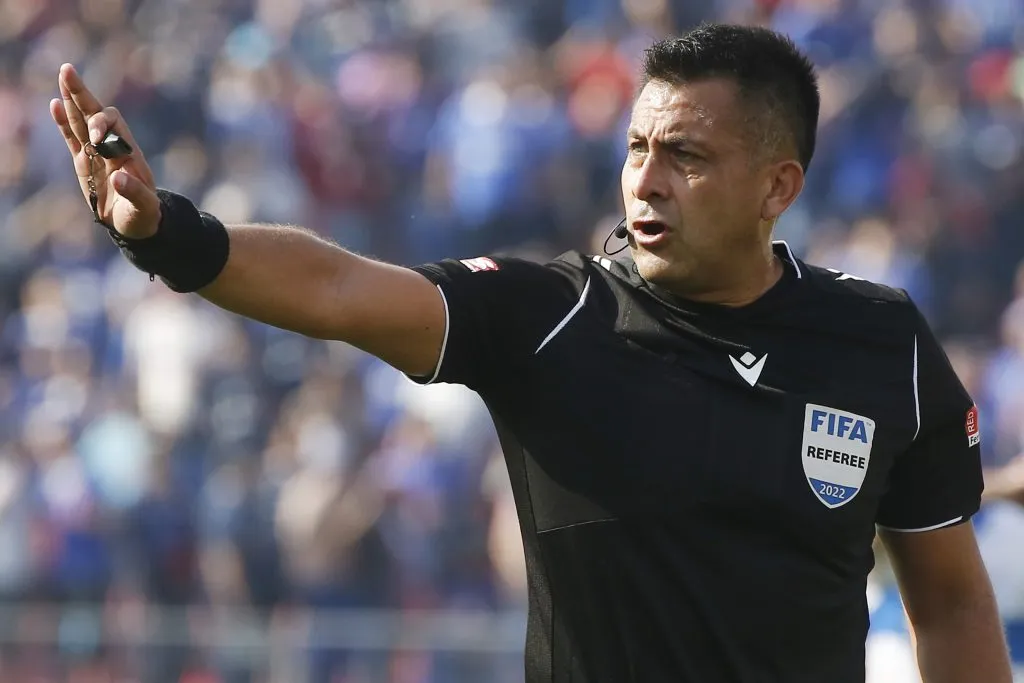 Julio Bascuñán es sindicado por estar en una relación con una colega (Photosport)