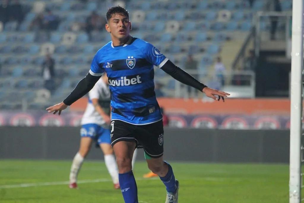 Maximiliano Rodríguez está realizando un buen torneo con Huachipato y está siendo seguido desde Colo Colo (Photosport)