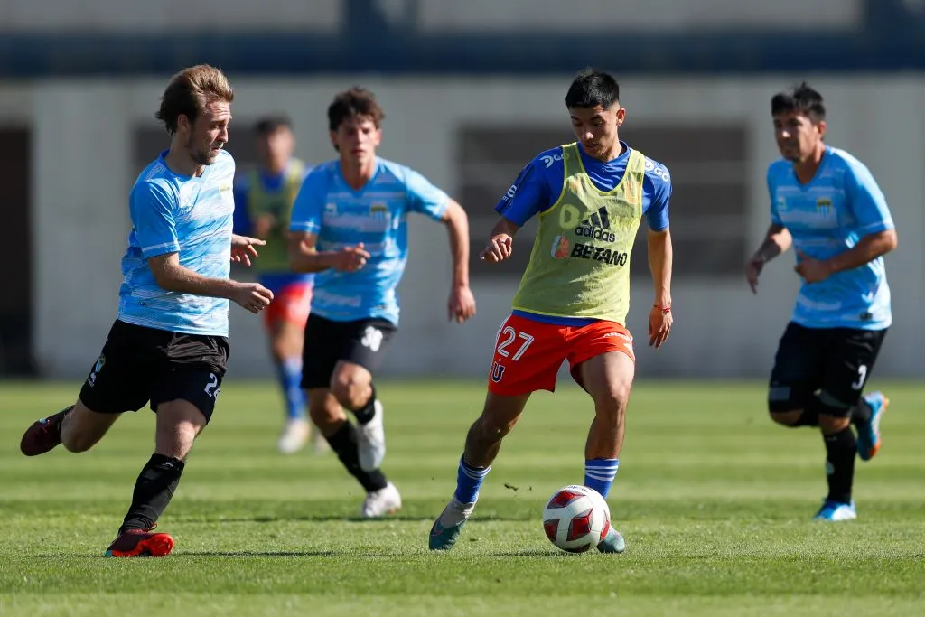 Jeison Fuentealba, uno de los que vió acción en ese segundo compromiso (Prensa Universidad de Chile)
