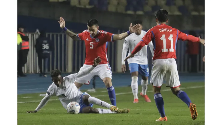 Matías Zaldivia hizo su debut en la Selección Chilena ante Cuba. La U quiere que regrese tras el partido ante República Dominicana junto a Cristóbal Campos y Lucas Assadi (Foto: Photosport)