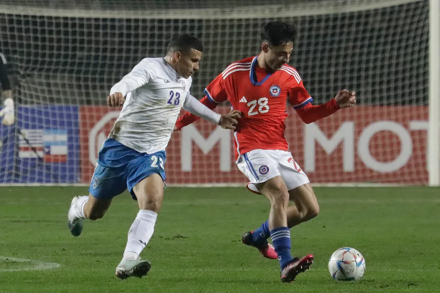 Javier Altamirano tuvo su primera vez con la Selección Chilena | Foto: Photosport