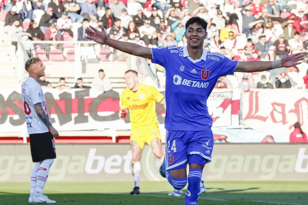 Gálvez señala que no se puede depender de una venta para reforzar al plantel (Photosport)