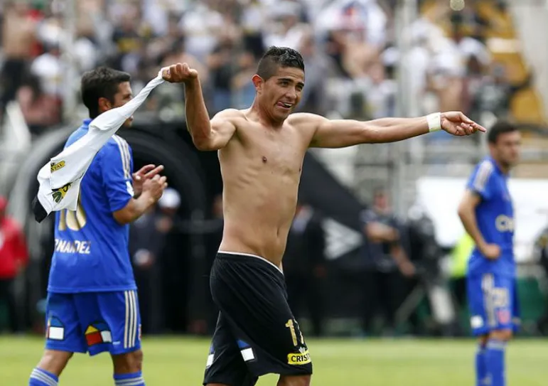 Flores celebrando un gol ante la U | Foto: Archivo