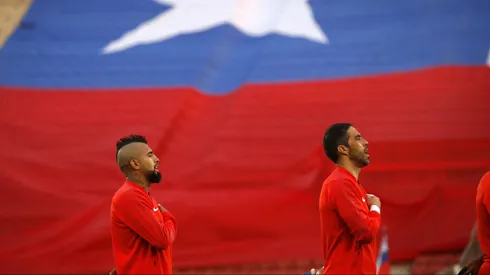 Arturo Vidal la tira al córner sobre la situación de Claudio Bravo quien dijo que no a la Roja para irse de vacaciones