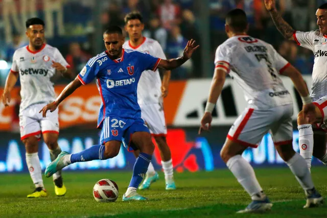 Pese al cuestionamiento, Matreos quiere ser un real aporte para la U en la segunda rueda (Photosport)