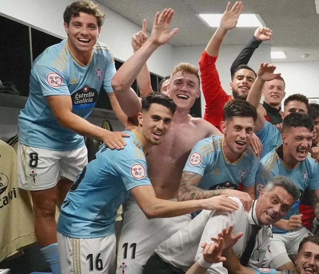 Clemente Montes -arriba a la izq- tuvo pocas chances de mostrarse en el Celta B y debe volver a Universidad Católica (Canteira Celeste)