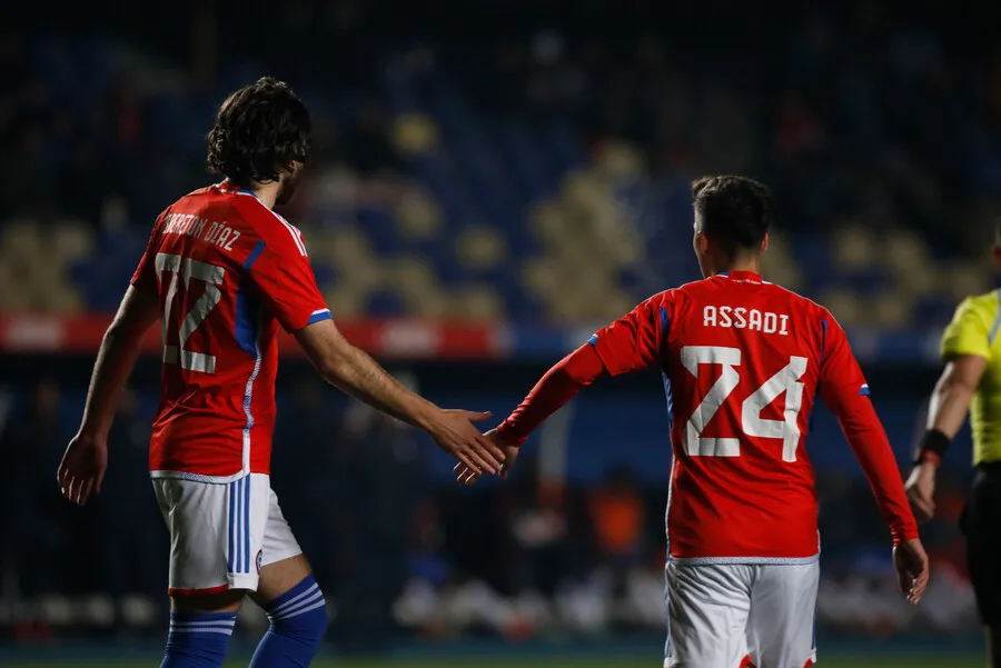 Chile mide fuerzas con República Dominicana. | Foto: Photosport