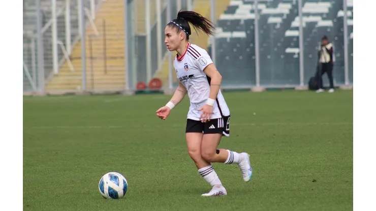 Javiera Grez disparó un furioso reclamo tras recibir fea patada.