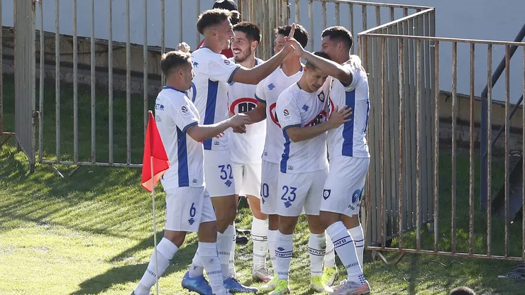 Colo Colo está atento a lo que hará hoy en la Selección Chilena un goleador de futuro, que fue sacado de los albos en la etapa formativa