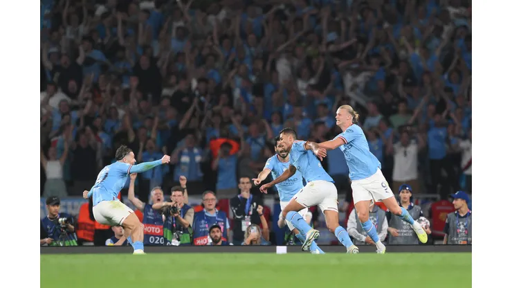 ISTANBUL, TURKEY - JUNE 10: Rodri of Manchester City celebrates after scoring the team's first goal during the UEFA Champions League 2022/23 final match between FC Internazionale and Manchester City FC at Atatuerk Olympic Stadium on June 10, 2023 in Istanbul, Turkey. (Photo by David Ramos/Getty Images)