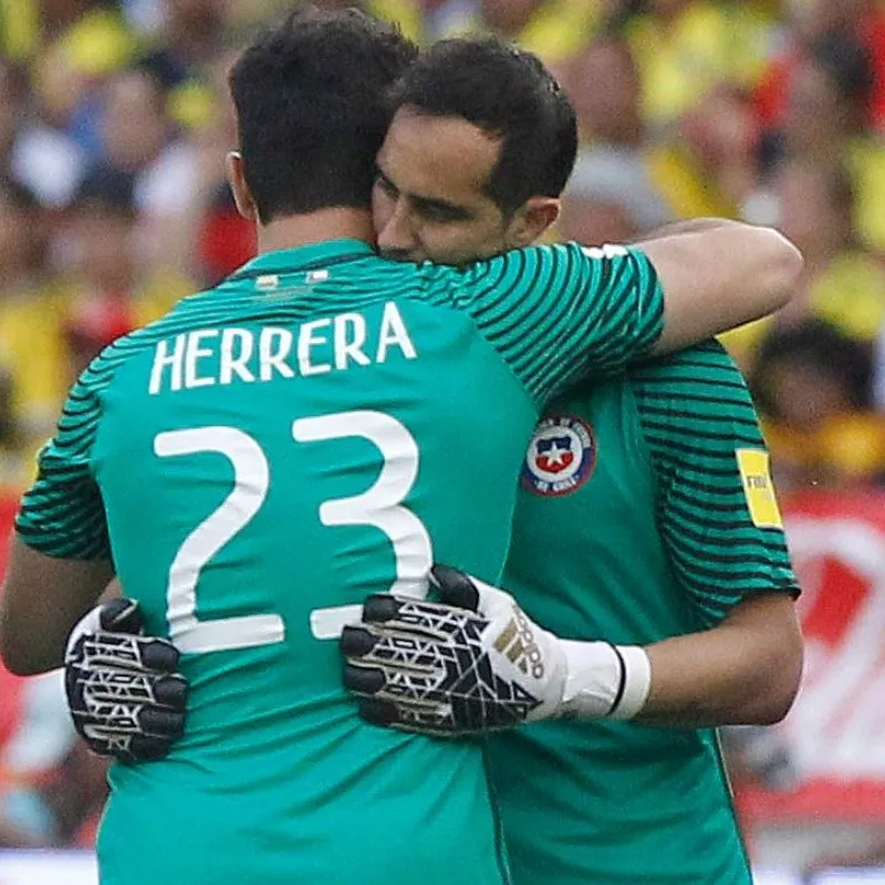 Herrera se sumó a la polémica marginación de Bravo de la Roja | Foto: Photosport